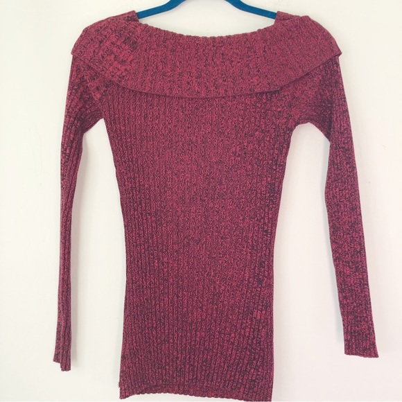 G by Guess Marbled Maroon Off Shoulder Ribbed Sweater size Medium - Picture 6 of 9
